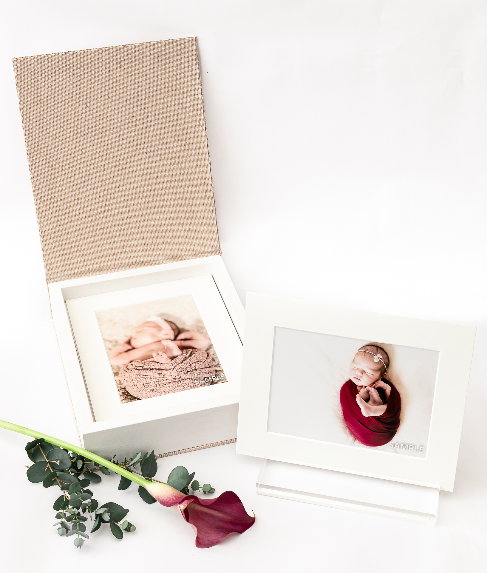 Foto producten voor een tastbare herinnering. passe-partoutbox met 10 beelden en een acrylhouder
