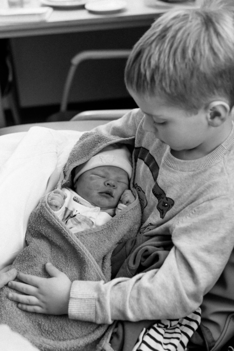 Positief bevallen - bevallen op eigen kracht - hands off bevalling - badbevalling - mooie bevallingsverhalen - bevalling derde kindje